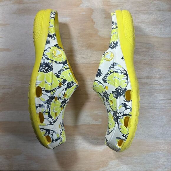 Crocs Vera Bradley Yellow and Black Butterfly Clogs Women’s Size 9 - Picture 3 of 8